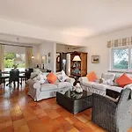 Casa Trinitarias * ヴァーレ・ド・ローボ