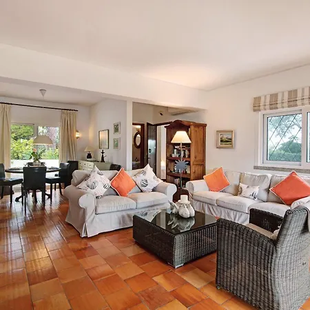 Casa Trinitarias Vila *